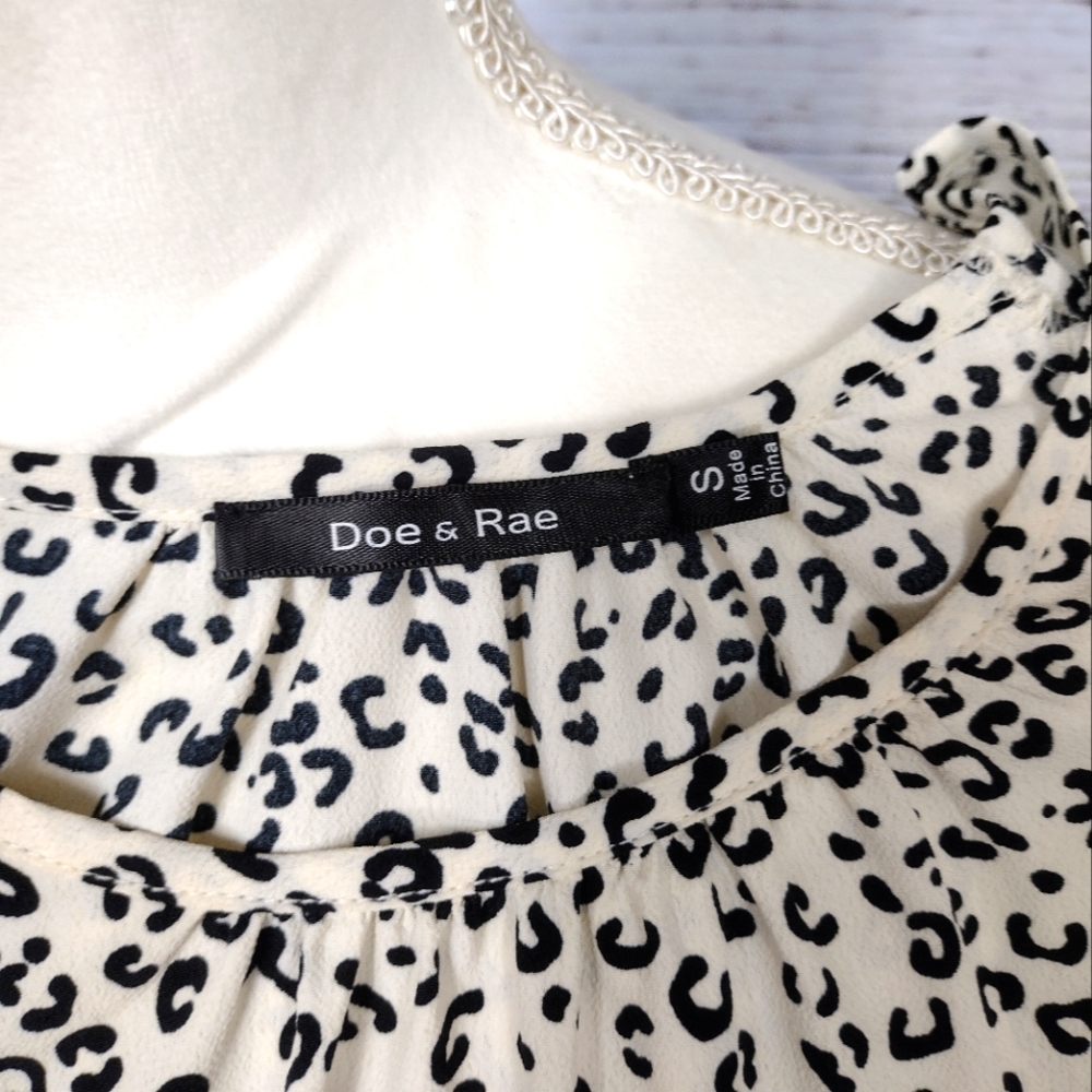 Doe & Rae Animal Print Blouse - Picture 9 of 10